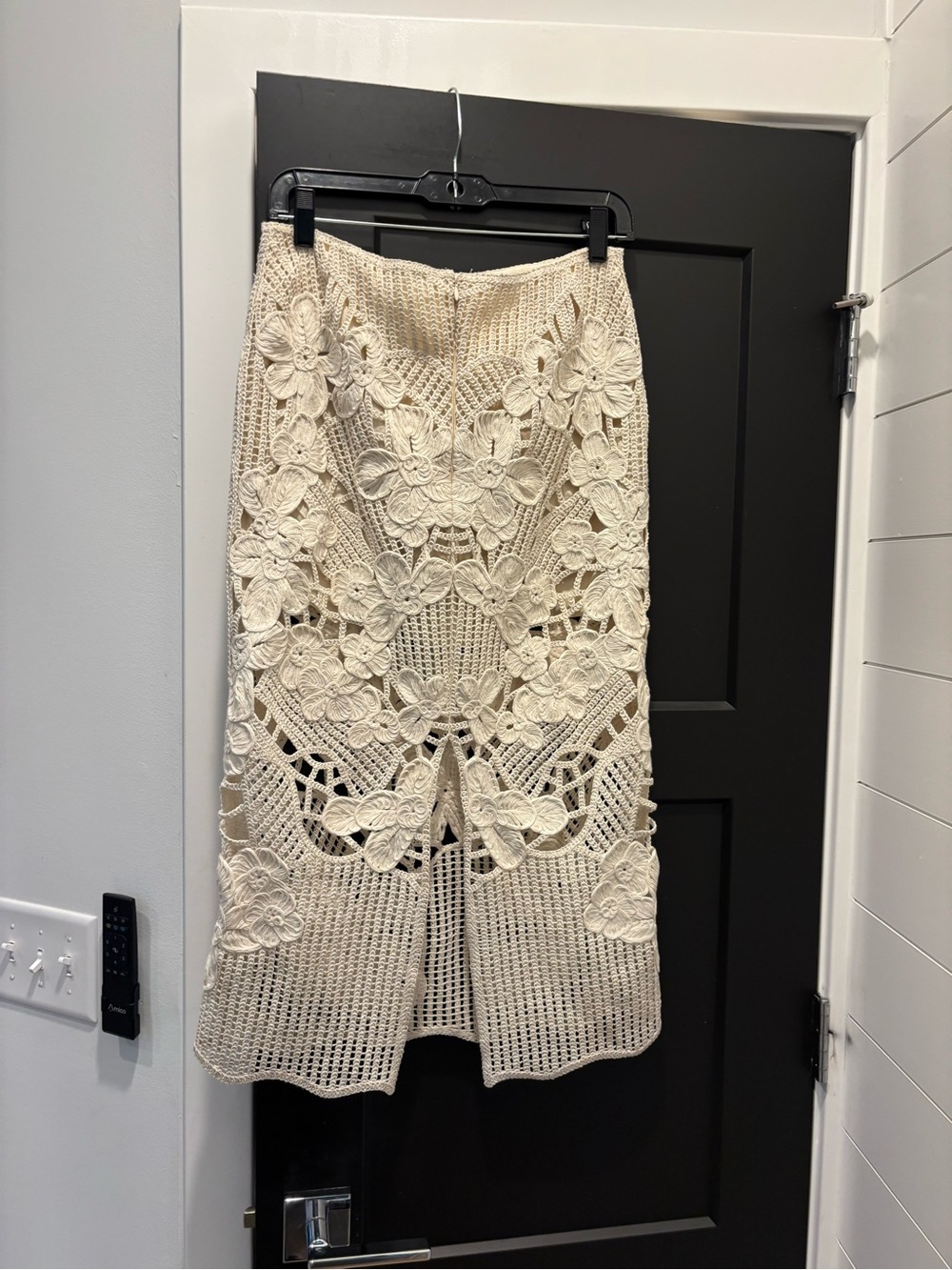 ZARA ZW Collection Crochet Midi Skirt Small NWT 3D Floral appliqué Knit Cream - Picture 8 of 12